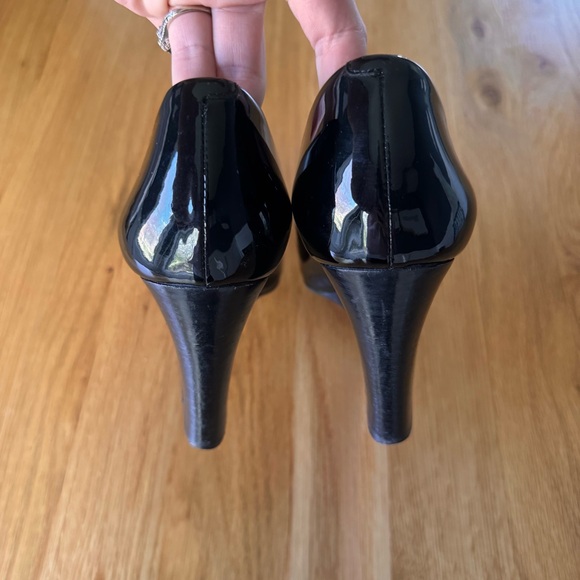 Tory Burch Jade Peep Toe Patent Leather Wedge Pumps Black Size 8 - Picture 8 of 12